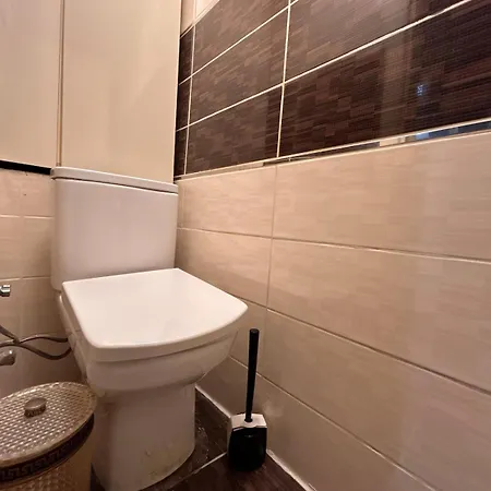 Pink House - Location By Seashore, Fiber Internet Villa *