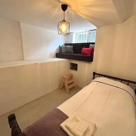 Pink House - Location By Seashore, Fiber Internet Villa Isztambul