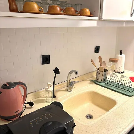 Pink House - Location By Seashore, Fiber Internet *