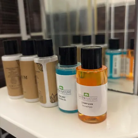 Pink House - Location By Seashore, Fiber Internet