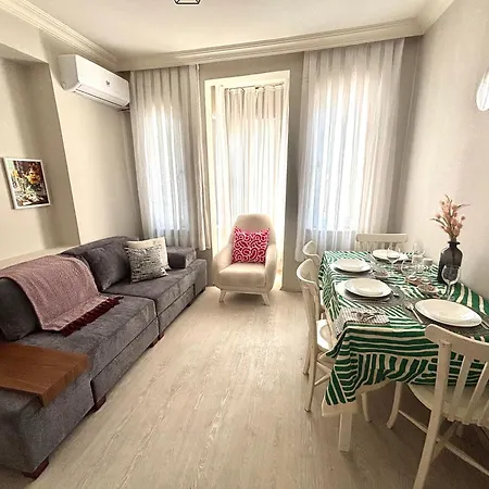 Pink House - Location By Seashore, Fiber Internet 이스탄불