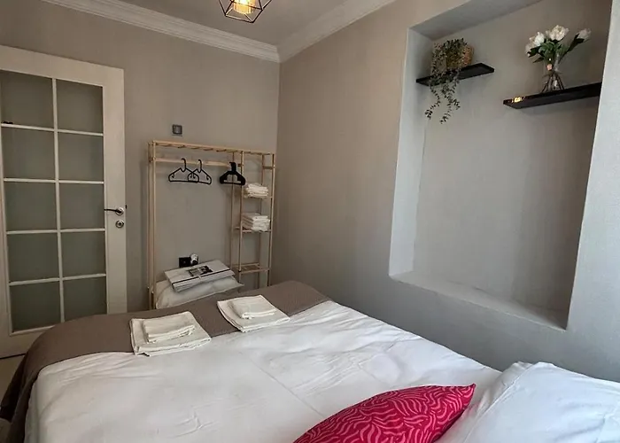 Villa Pink House - Location By Seashore, Fiber Internet