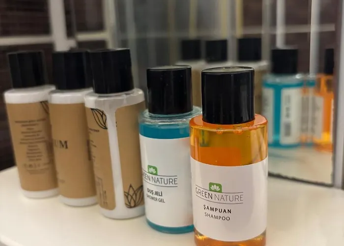 Pink House - Location By Seashore, Fiber Internet