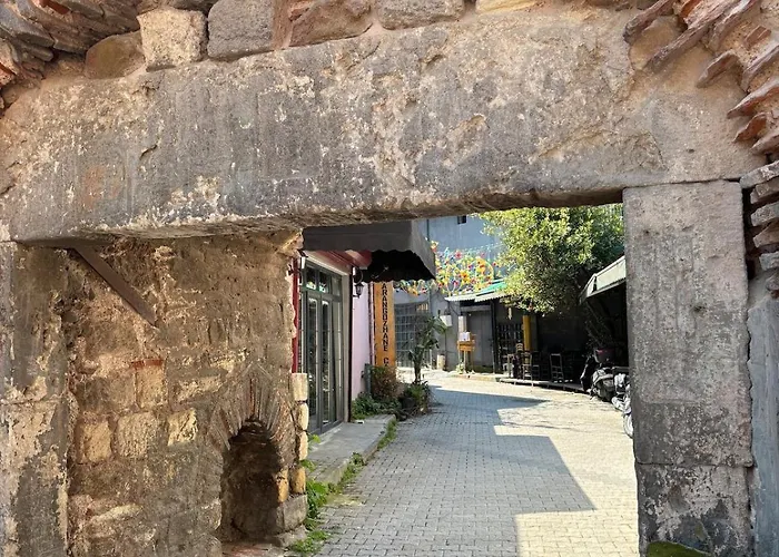 Pink House - Location By Seashore, Fiber Internet Villa *