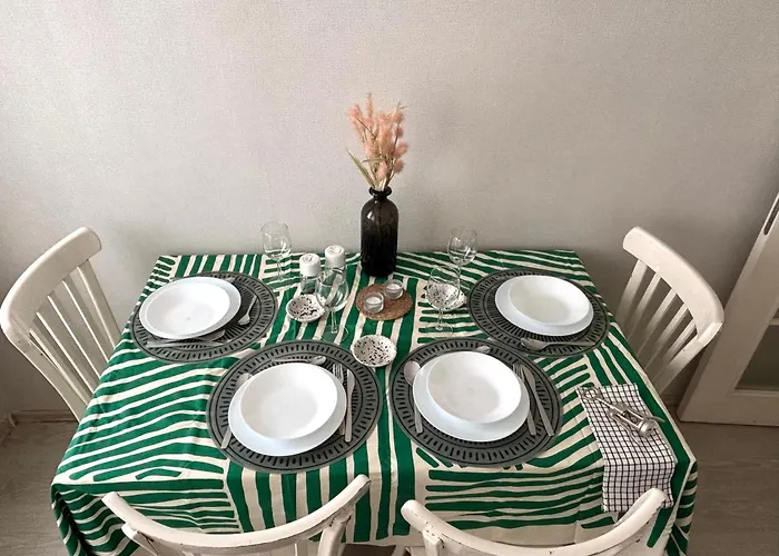 Pink House - Location By Seashore, Fiber Internet Villa Estambul