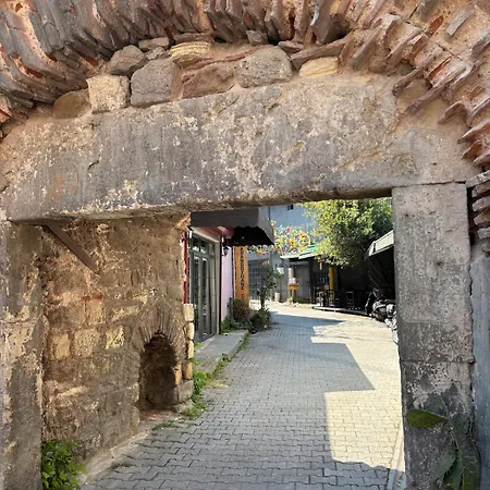 Pink House - Location By Seashore, Fiber Internet Villa *